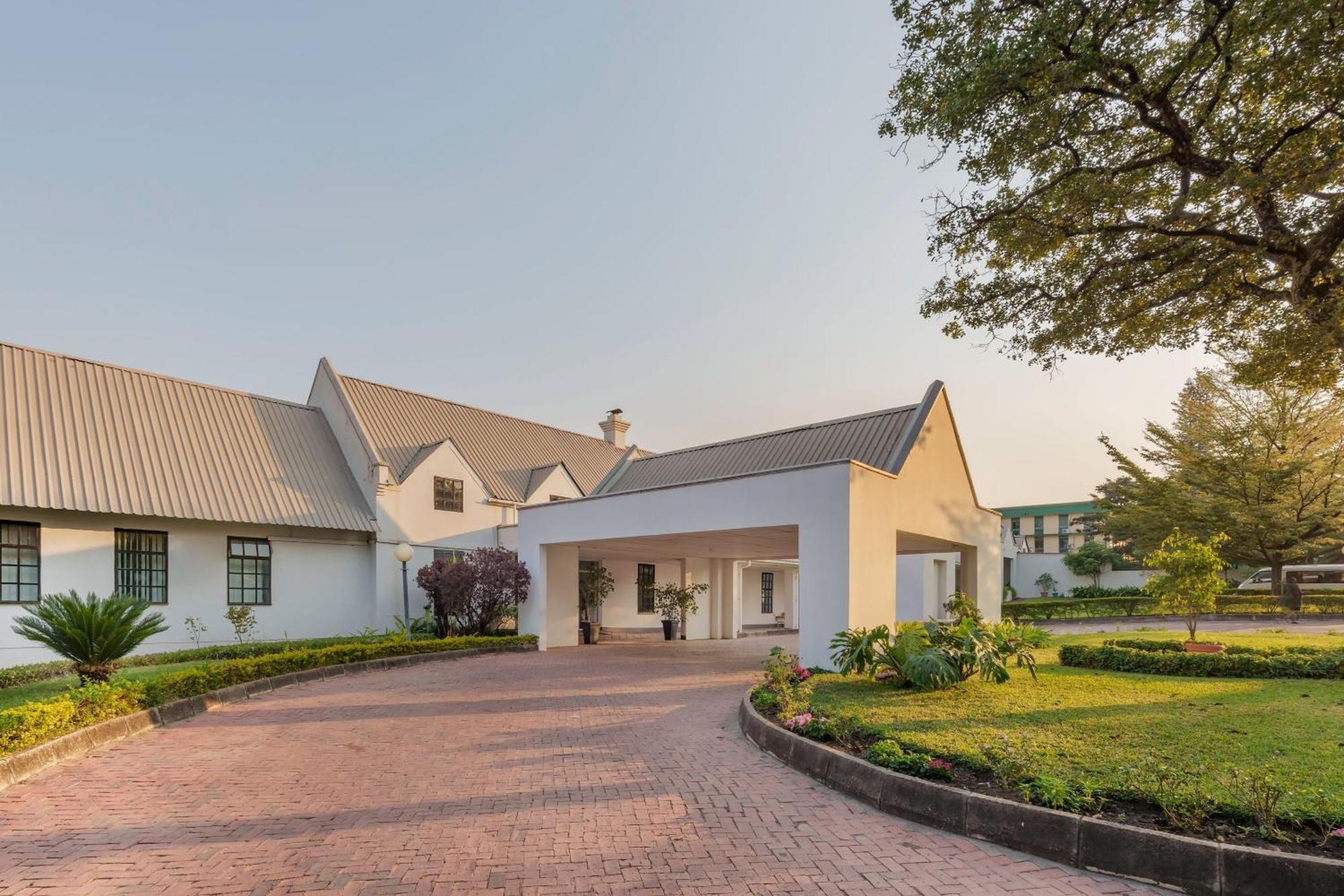 Protea Hotel by Marriott Chingola Esterno foto