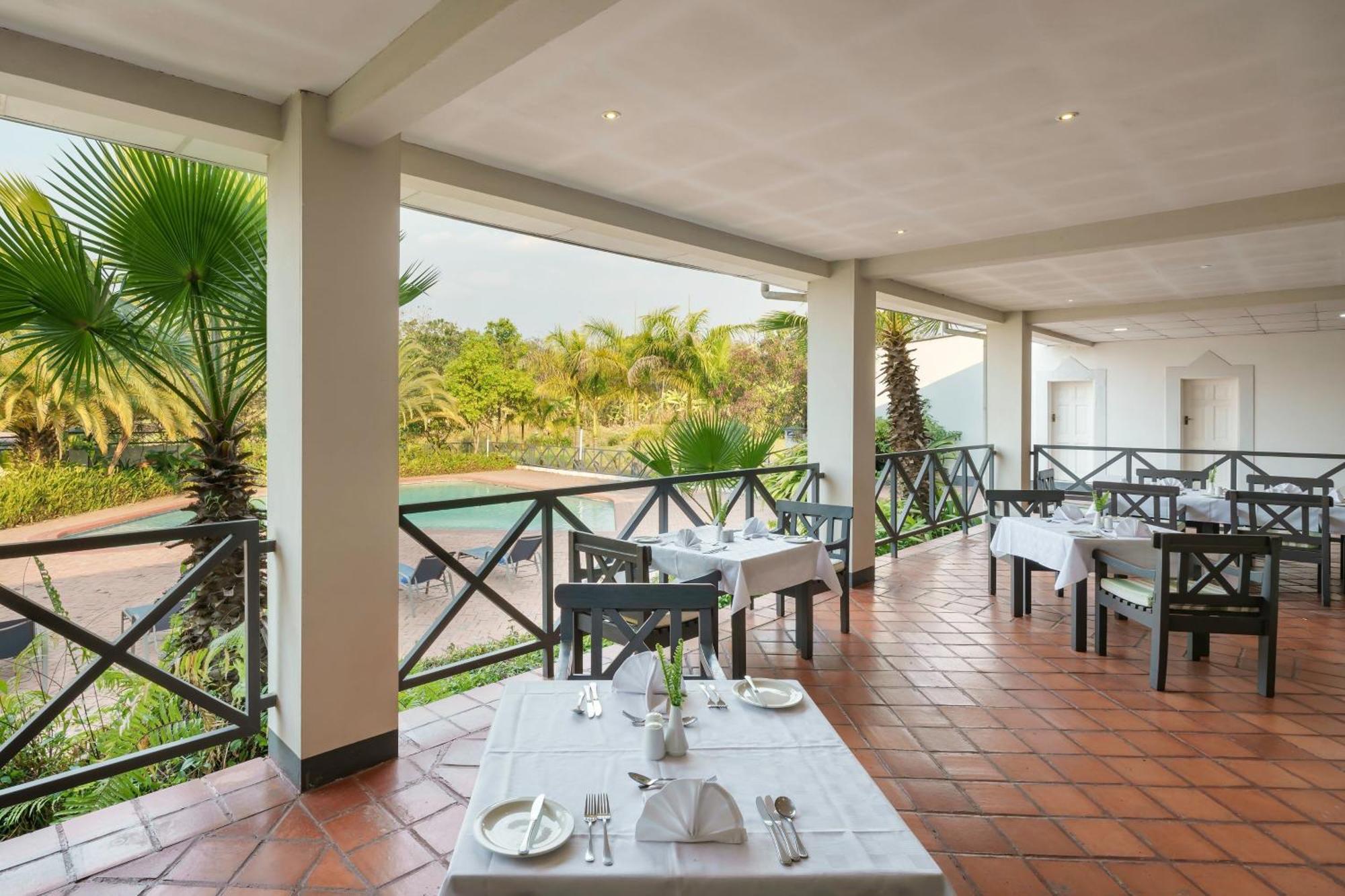 Protea Hotel by Marriott Chingola Esterno foto
