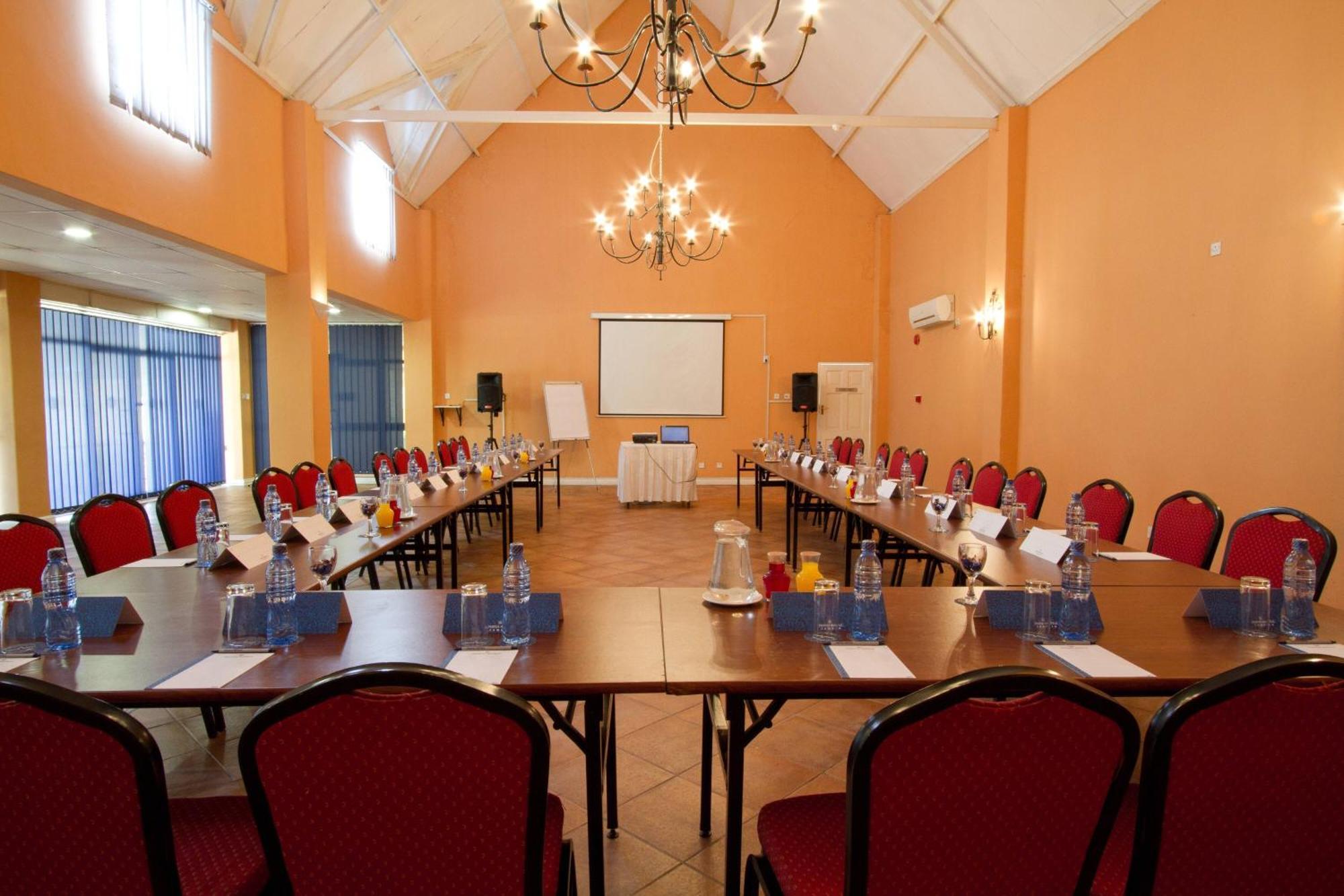 Protea Hotel by Marriott Chingola Esterno foto