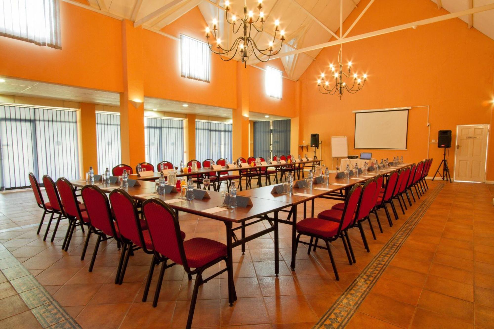 Protea Hotel by Marriott Chingola Esterno foto